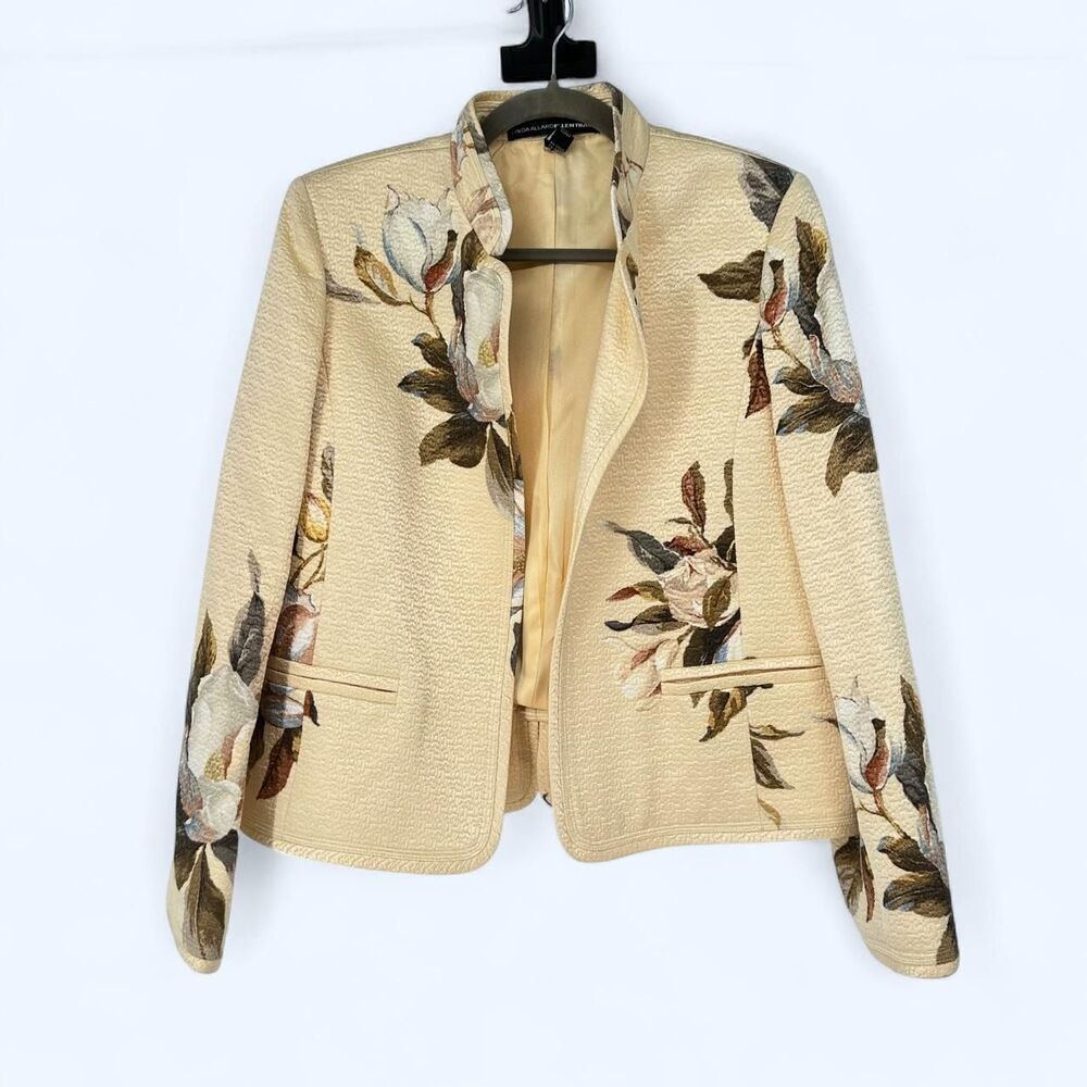 Ellen Tracy Magnolia Floral Matelasse Tapestry Jacket c. Late 1990’s